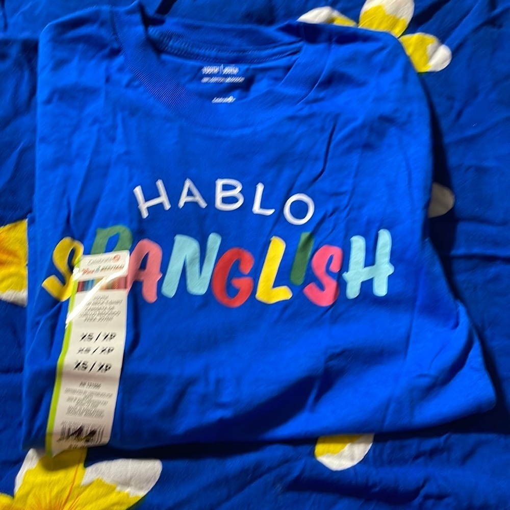 6/$20 NWT kid’s Hablo Spanglish l tshirt Xs